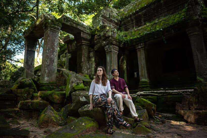 Professional Photoshoot in Angkor Archaeological Park - Transport, group size, and practical comfort
