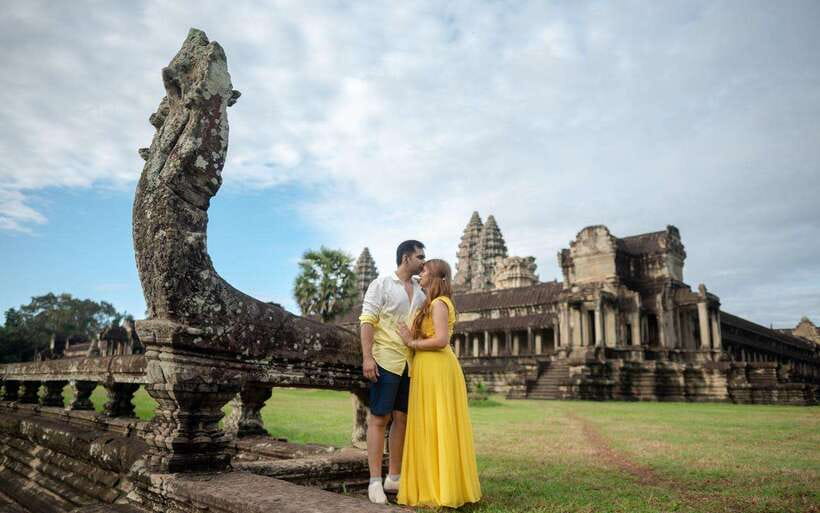 Professional Photoshoot in Angkor Archaeological Park - Who should book this experience?