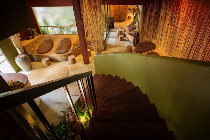 Reflexology Feet Massage in Phnom Penh - The therapists and the value of local training