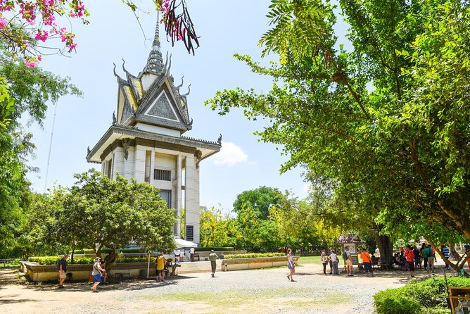 Remnants of a Khmer Rouge Era - Dress, age, and emotional preparation