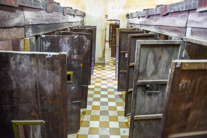 Remnants of a Khmer Rouge Era - Who should book this four-hour experience?