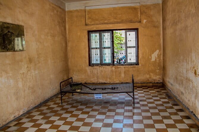 S-21 Prison and Killing Fields - Returning to Tuol Sleng and S-21