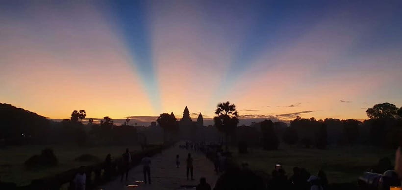 Seat-In-Coach: Small Circuit tour with Sunrise at Angkor Wat - Key points to know before you book