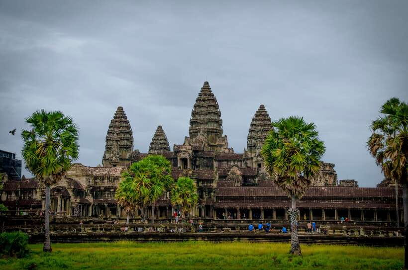 Seat-In-Coach: Small Circuit tour with Sunrise at Angkor Wat - Bayon and the 216 stone faces