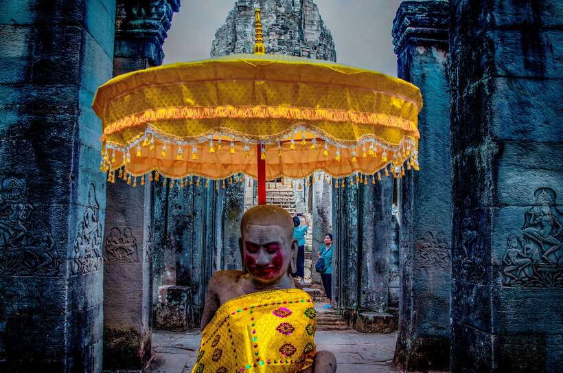 Seat-In-Coach: Small Circuit tour with Sunrise at Angkor Wat - Ta Prohm, roots, ruins, and Tomb Raider fame