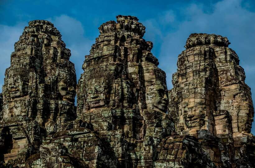 Seat-In-Coach: Small Circuit tour with Sunrise at Angkor Wat - Heat, clothing, food, and the noon return