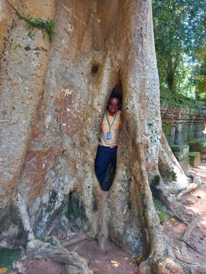 Shared day tour with Spanish-speaking guide at Angkor Temple. - Passing through Angkor Thom’s South Gate