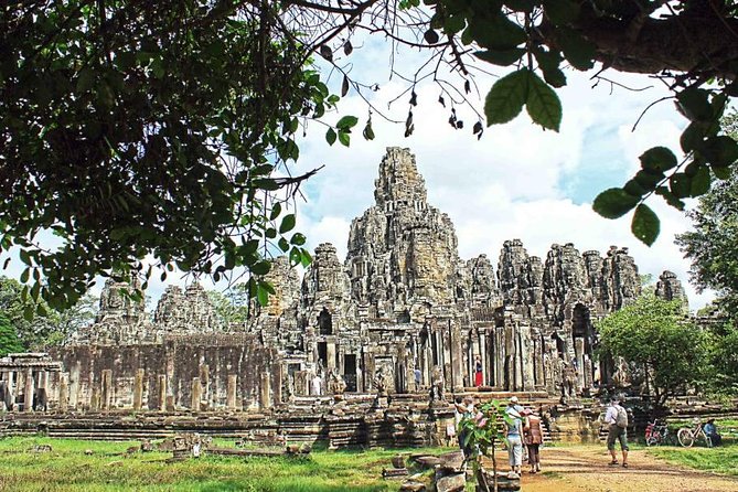 Shared Tour to Angkor Wat, Bayon and Ta Prohm Temples - A fast but useful route through Angkor