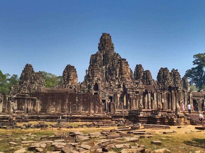 Sharing Trip to Angkor Temple with sunset - Bayon and its 216 quiet faces