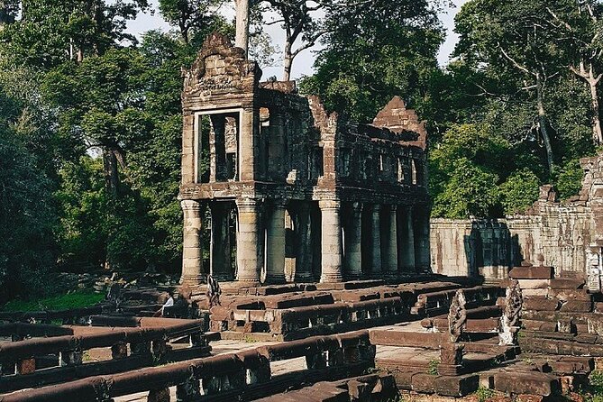 Siem Reap 2-Day Private Angkor Wat Tour with Sunrise - Angkor Wat and Phnom Bakheng close the first day