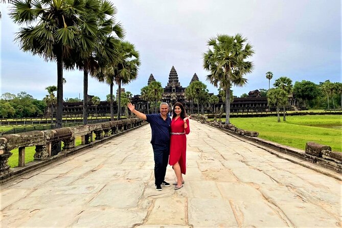 Siem Reap 2 Days Private Tour Angkor Wat and Floating Village - Wat Preah Prom Rath adds a local religious setting
