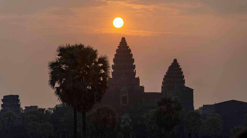 Siem Reap: 3-Day Discover of Angkor - Angkor Wat and a sunset from Bakheng Mountain
