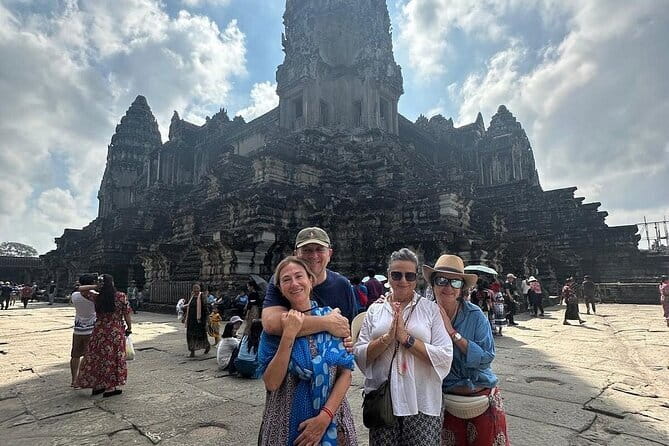 Siem Reap 3 Days Bus Tour Adventure - Ta Prohm and the famous tree roots