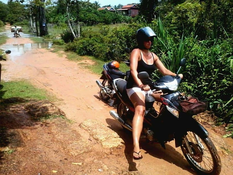 Siem Reap: 3-Hour Ancient Trails Motorbike Tour - The 15-minute motorbike briefing