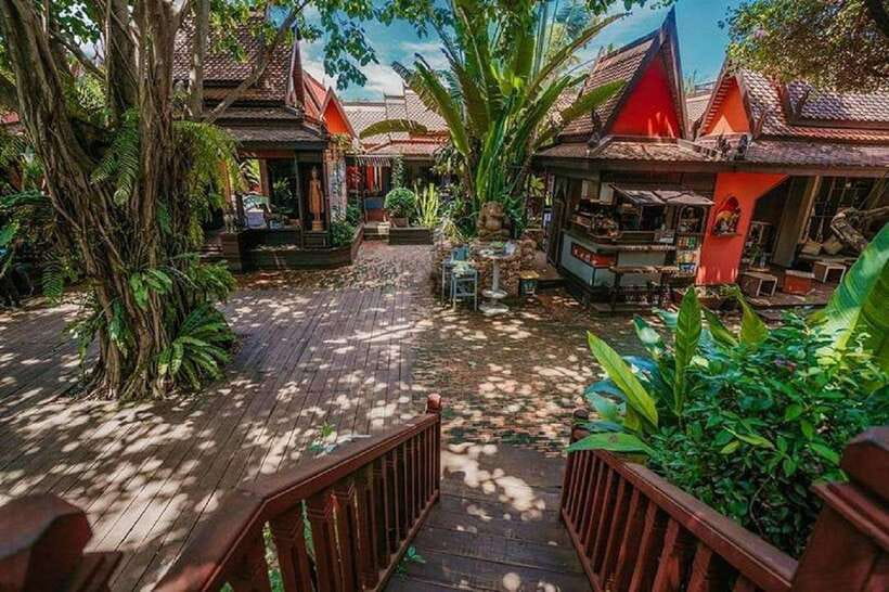 Siem Reap: 3-Hour Behind-the-Scenes Tuk-Tuk Tour - Theam’s House in a wistful garden