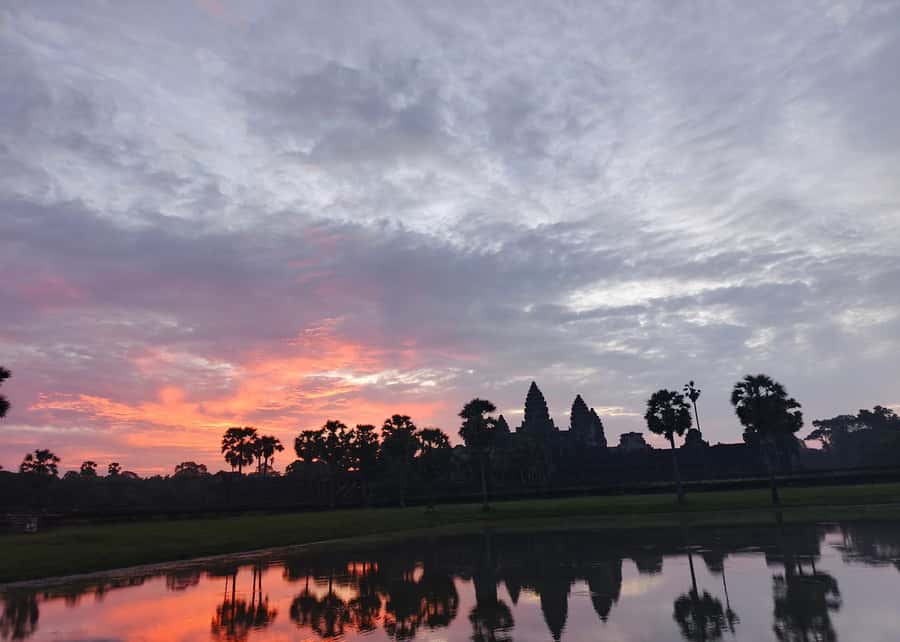 Siem Reap: Angkor National Museum Entry Ticket with Tuk-Tuk - Khmer kings, religion, and royal power