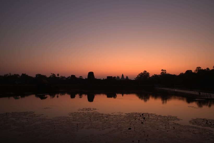 Siem Reap: Angkor Sunrise 1- or 2-Day Guided Temples Tour - Sunset and the long first day