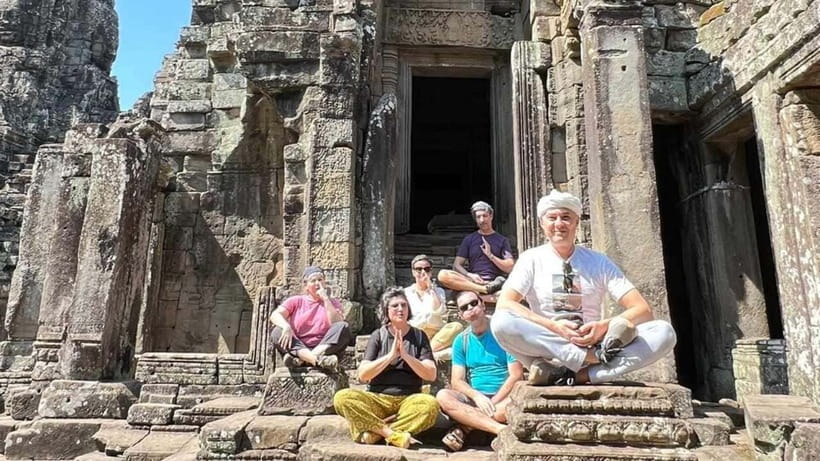 Siem Reap: Angkor Sunrise 1- or 2-Day Guided Temples Tour - Reading Angkor Wat with a guide