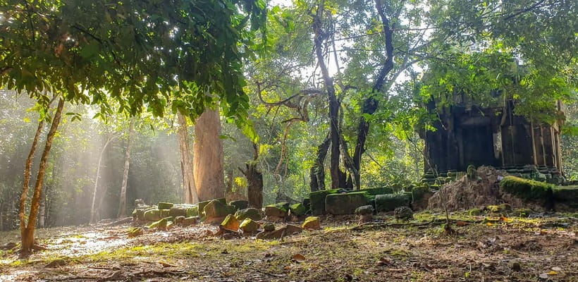 Siem Reap: Angkor Temples Off the beaten track Photo Trip - Dag’s stories and personal connection to Angkor