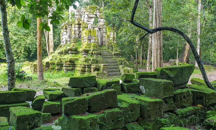Siem Reap: Angkor Temples Off the beaten track Photo Trip - An early tuk-tuk ride into the park