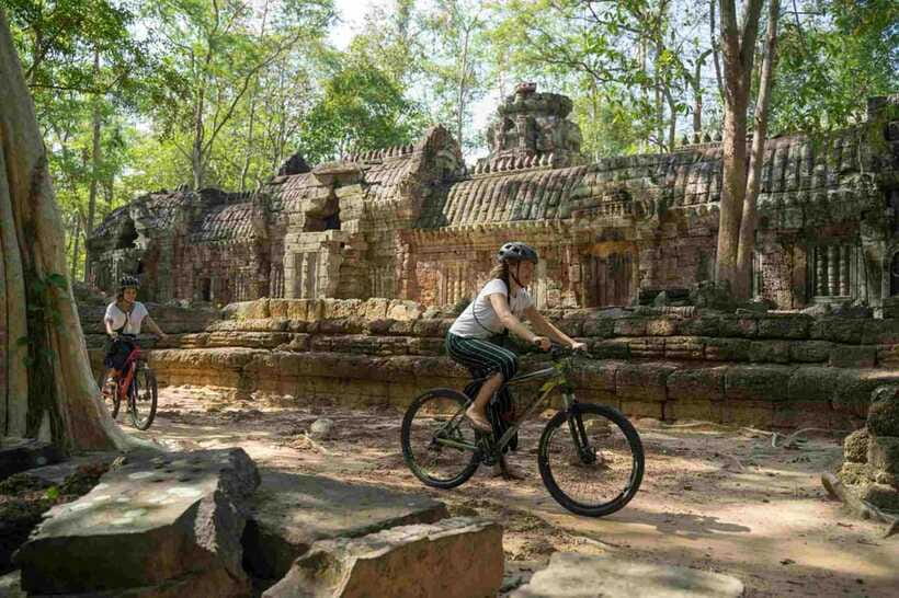 Siem Reap: Angkor Temples Off-Track Bicycle Tour - Preah Palilay and the quieter side of Angkor Thom