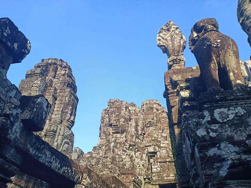 Siem Reap: Angkor Wat and Banteay Srei Temple Day Tour - What the guide and driver add