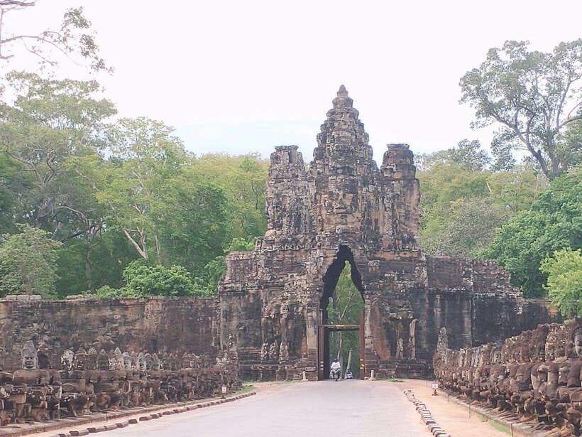 Siem Reap: Angkor Wat, Angkor Thom, and Banteay Srei Tour - Banteay Srei, the finest detail of the day