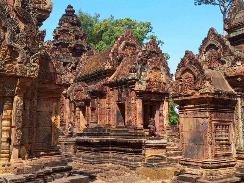 Siem Reap: Angkor Wat, Angkor Thom, and Banteay Srei Tour - Angkor Wat, two hours with Cambodia’s great monument