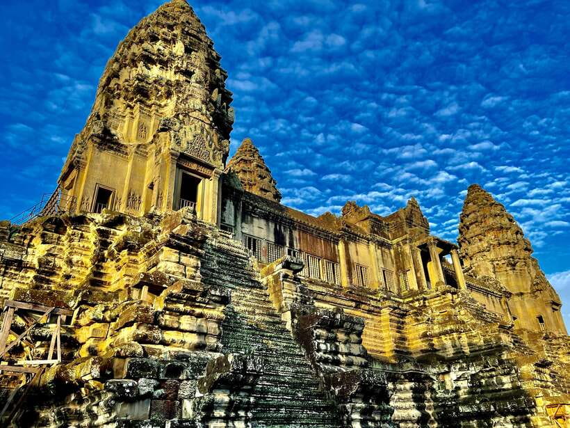 Siem Reap: Angkor Wat Private full Day Tour - Angkor Wat: two hours inside the great temple