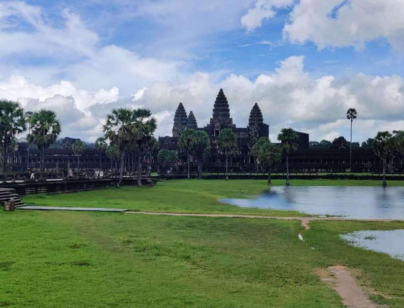 Siem Reap: Angkor Wat Private Tour by Tuk-Tuk - Ta Prohm and the power of atmosphere