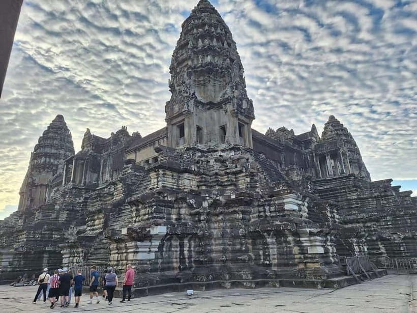 Siem Reap: Angkor Wat Small-Group Day Tour - Key points before you book