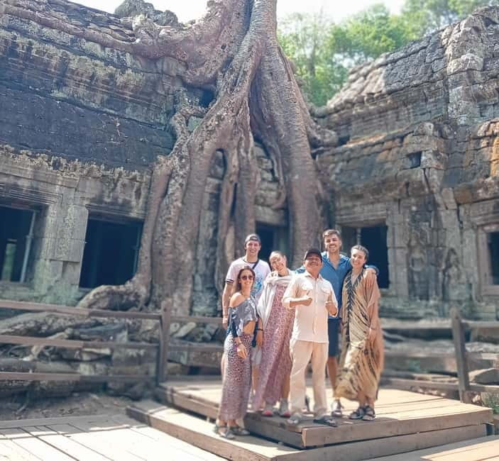 Siem Reap: Angkor Wat Small-Group Day Tour - The guides are a major part of the value