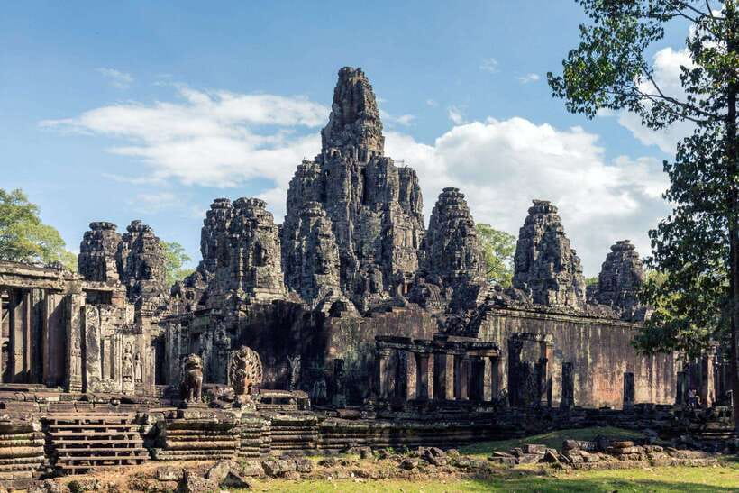 Siem Reap: Angkor Wat Small-Group Full Day Tour and Sunset - What the $32 price really covers