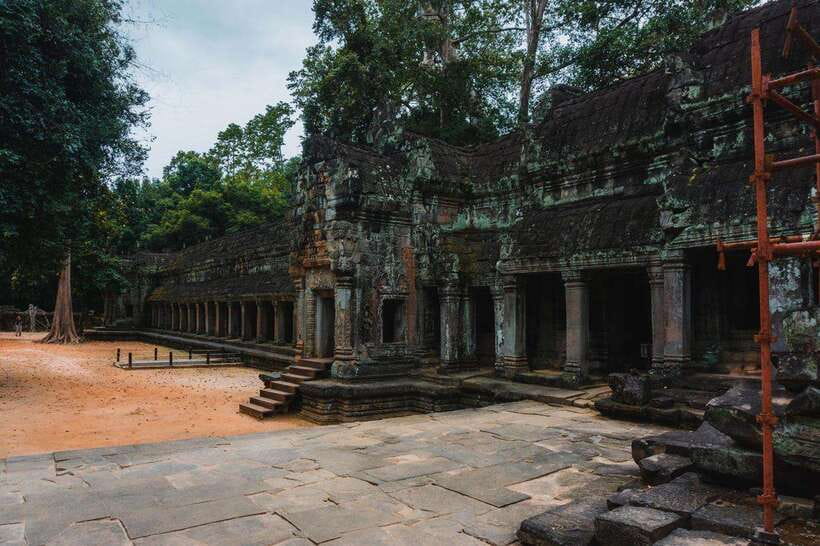 Siem Reap: Angkor Wat Small-Group Full Day Tour and Sunset - Angkor Wat, the day’s grand centerpiece