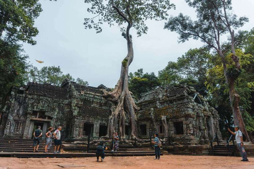 Siem Reap: Angkor Wat Small-Group Full Day Tour and Sunset - Phnom Bakheng and the sunset question