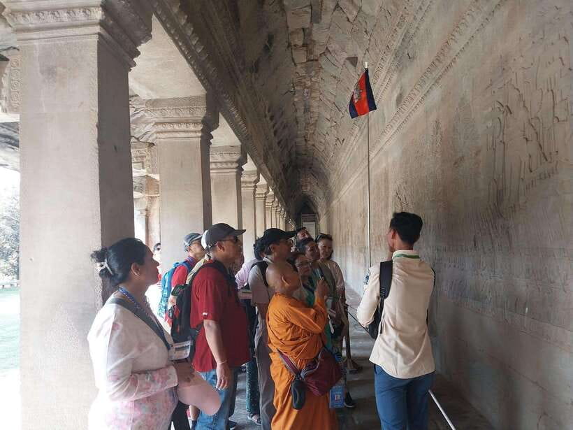 Siem Reap: Angkor Wat: Small-Group Sunrise or Sunset Tour - Key points at a glance