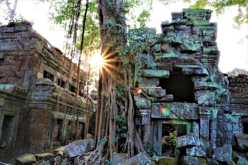 Siem Reap: Angkor Wat Sunrise and Best Temples Tour - Sunrise and the carved walls of Angkor Wat