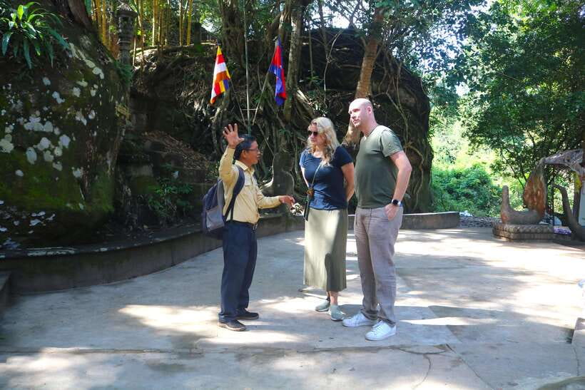Siem Reap: Angkor Wat Sunrise and Best Temples Tour - Breakfast at Srah Srang and a useful pause