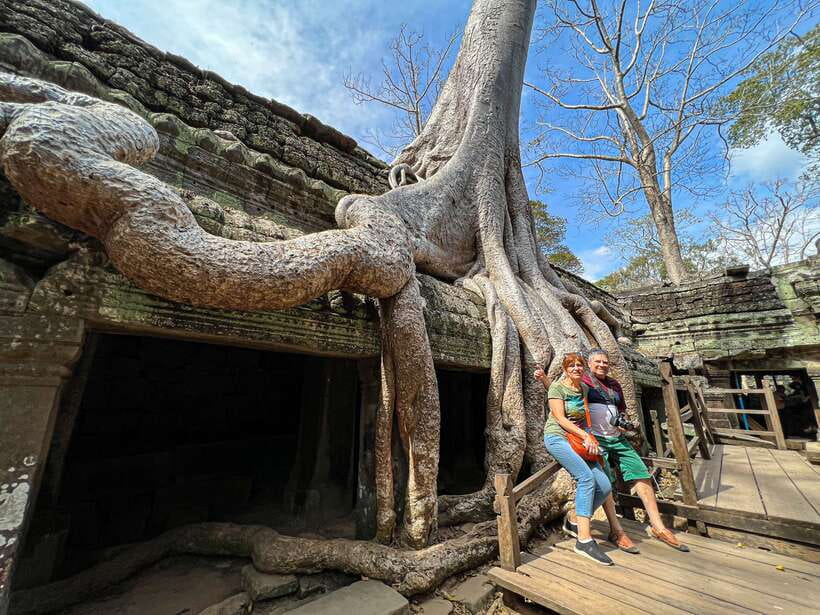 Siem Reap: Angkor Wat Sunrise and Market Tour by Jeep - A local Siem Reap market before the ride home
