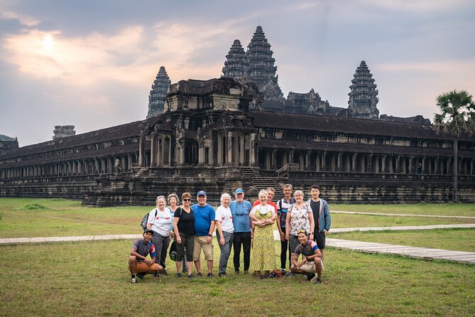 Siem Reap: Angkor Wat Sunrise Bike Tour & Jungle Breakfast - The pre-dawn transfer to Angkor Wat