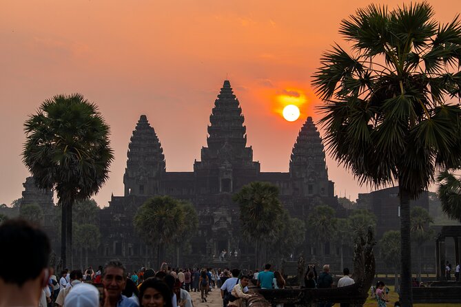 Siem Reap: Angkor Wat Sunrise & Explore Angkor Temples With Guide - Key things to know before booking