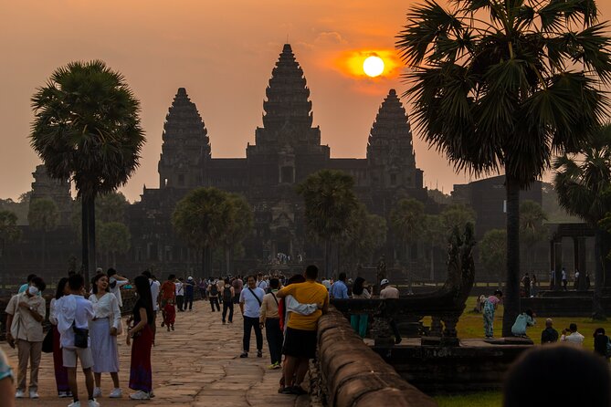 Siem Reap: Angkor Wat Sunrise & Explore Angkor Temples With Guide - Angkor Thom: entering a royal city