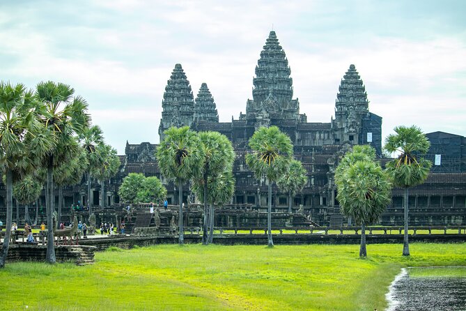Siem Reap: Angkor Wat Sunrise & Explore Angkor Temples With Guide - What the private format adds to a $60 tour