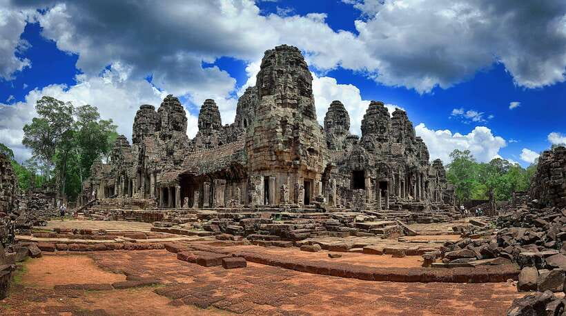 Siem Reap: Angkor Wat Sunrise Tour With Small Group - Ta Prohm, the dramatic final temple