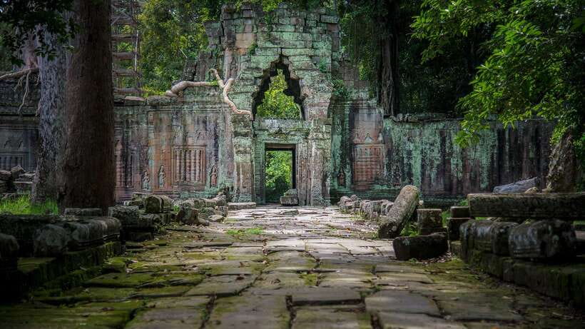 Siem Reap: Angkor Wat Temples & Phnom Kulen Park 3-Day Tour - Day one: Banteay Srey, Phnom Kulen, and Tonle Sap