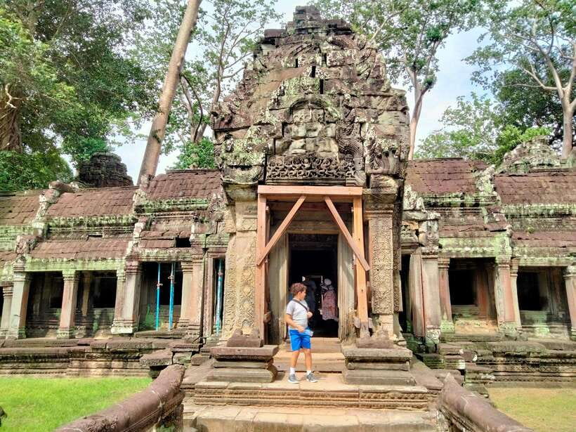 Siem Reap: Angkor Wat Tour Explore The Most Iconic Temples - Banteay Kdei, a quieter stop with a worn-in feel