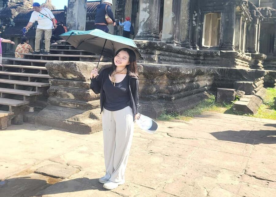 Siem Reap: Angkor Wat Tour with Private English Guide 2 Days - Angkor Thom through the southern gate