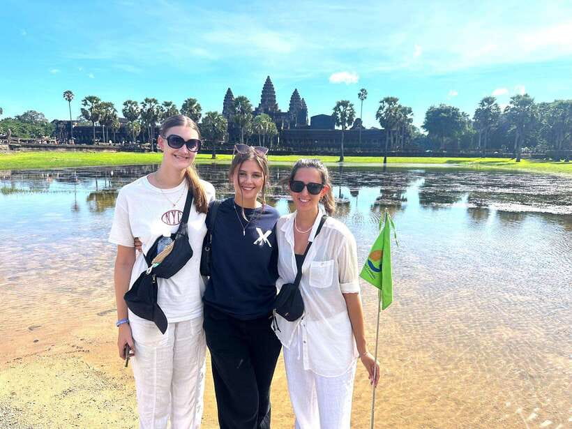 Siem Reap: Angkor Wat with German or English Guided Tour - Angkor Wat: two hours among Khmer masterpieces