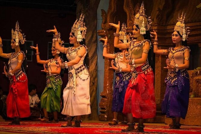 Siem Reap: Apsara Dance Show & Dinner with Tuk-Tuk Transfers - At a glance: what makes this evening worthwhile