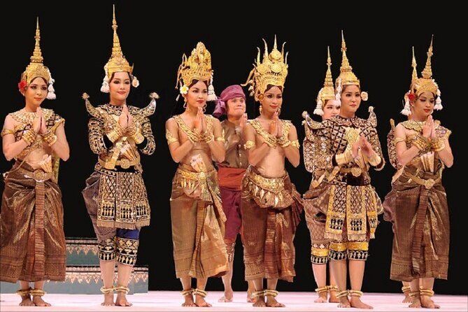 Siem Reap: Apsara Dance Show & Dinner with Tuk-Tuk Transfers - A convenient 7:00 PM start in Siem Reap